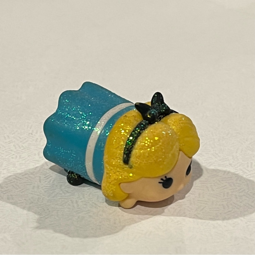 Disney Tsum Tsum Alice in Wonderland Medium Tsparkle Glittery Vinyl Figure